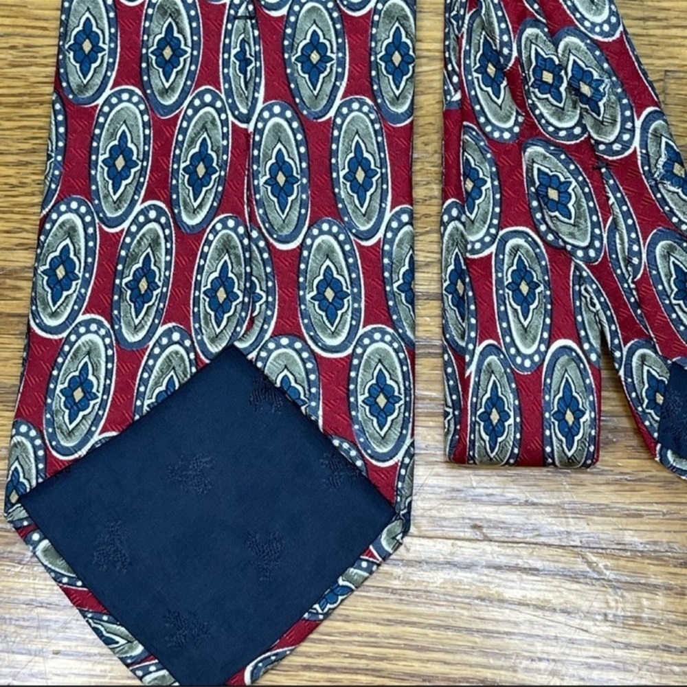 Brooks Brothers silk tie - Picture 5 of 6